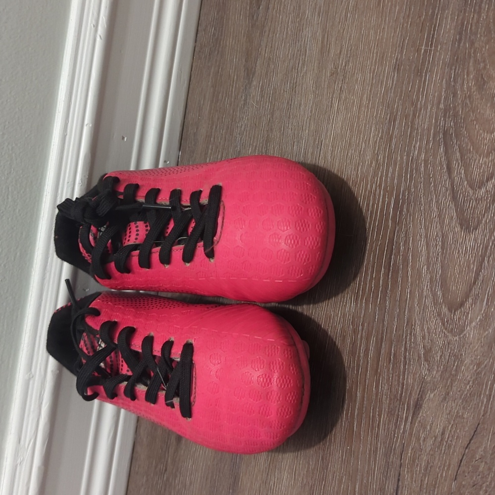 Soccer cleats pink 1.5y